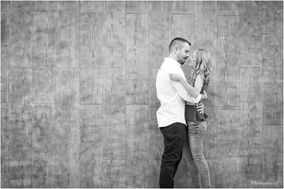 pareja-abrazandose-preboda_11zon