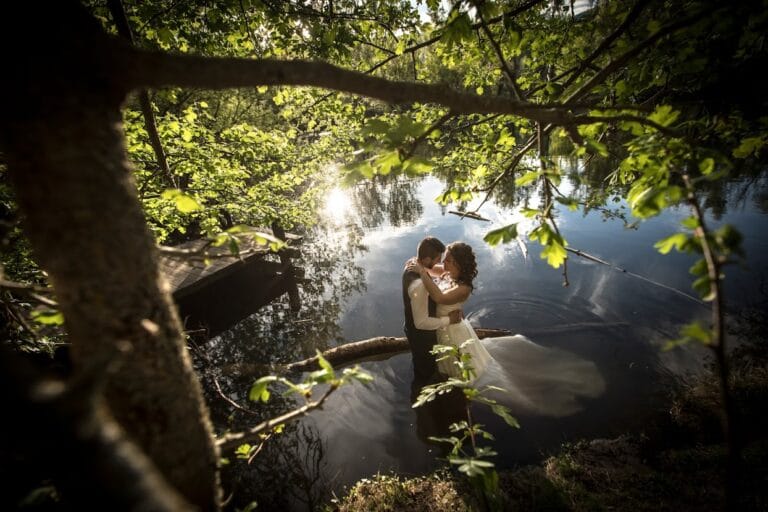 Fotografía de postboda en Madrid en un lago